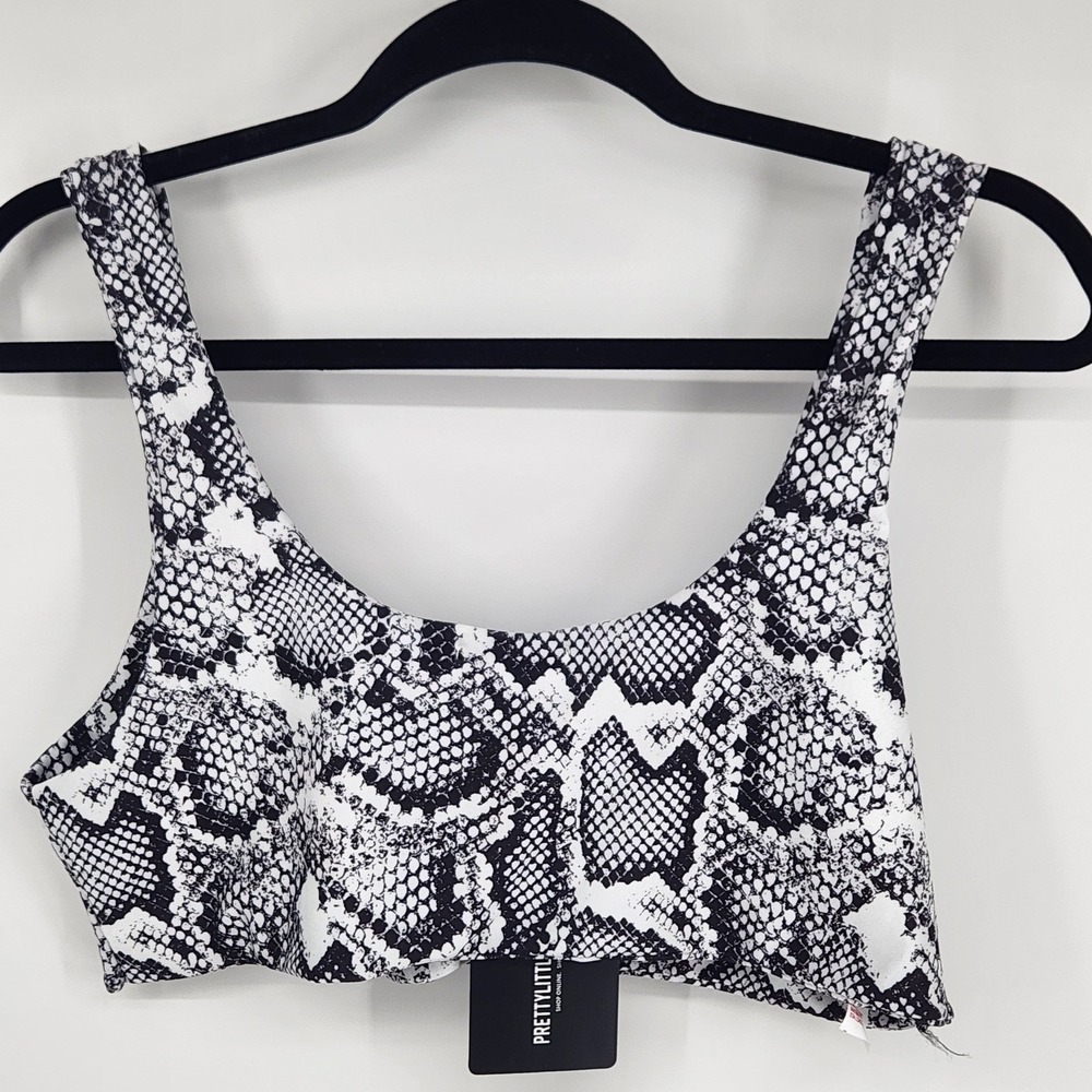 Pretty Little Thing Snakeskin Scoop Neck Crop Top Womens 12 CLZ3603 Black White - Picture 9 of 10